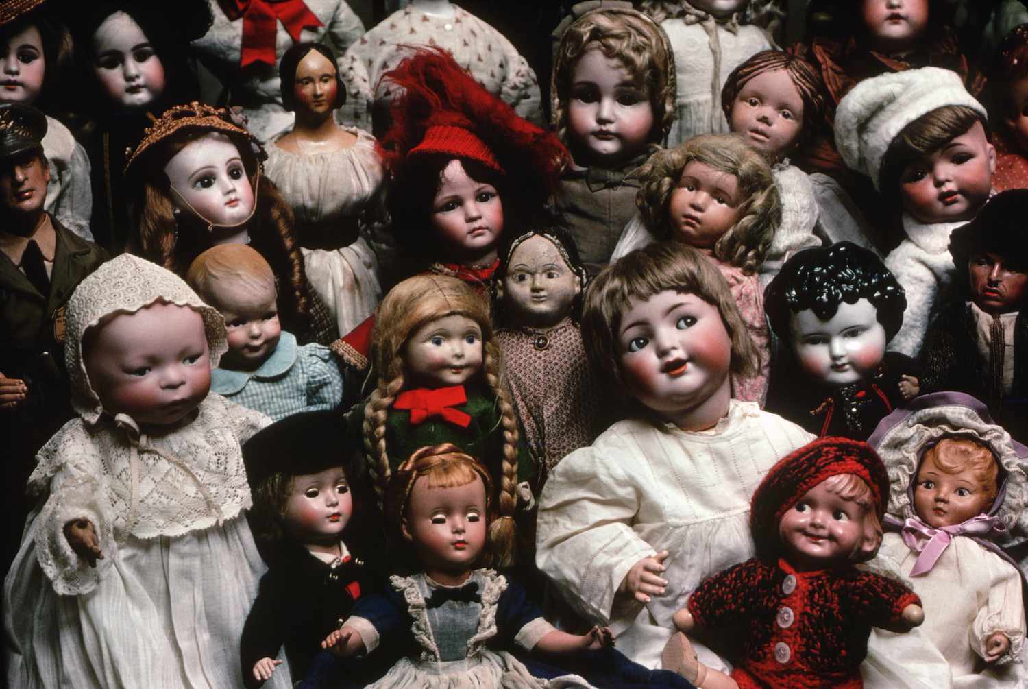 TOY AUCTION (PART 3) - PRIVATE COLLECTION OF ANTIQUE DOLLS